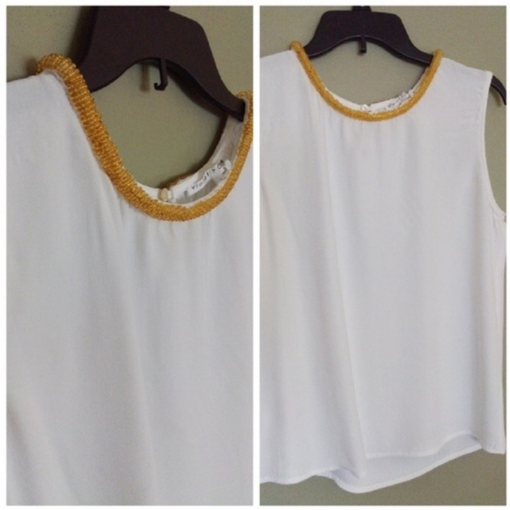 NEW VIOLET & CLAIRE WHITE TOP SZ L GOLD BEADED NECKLINE
